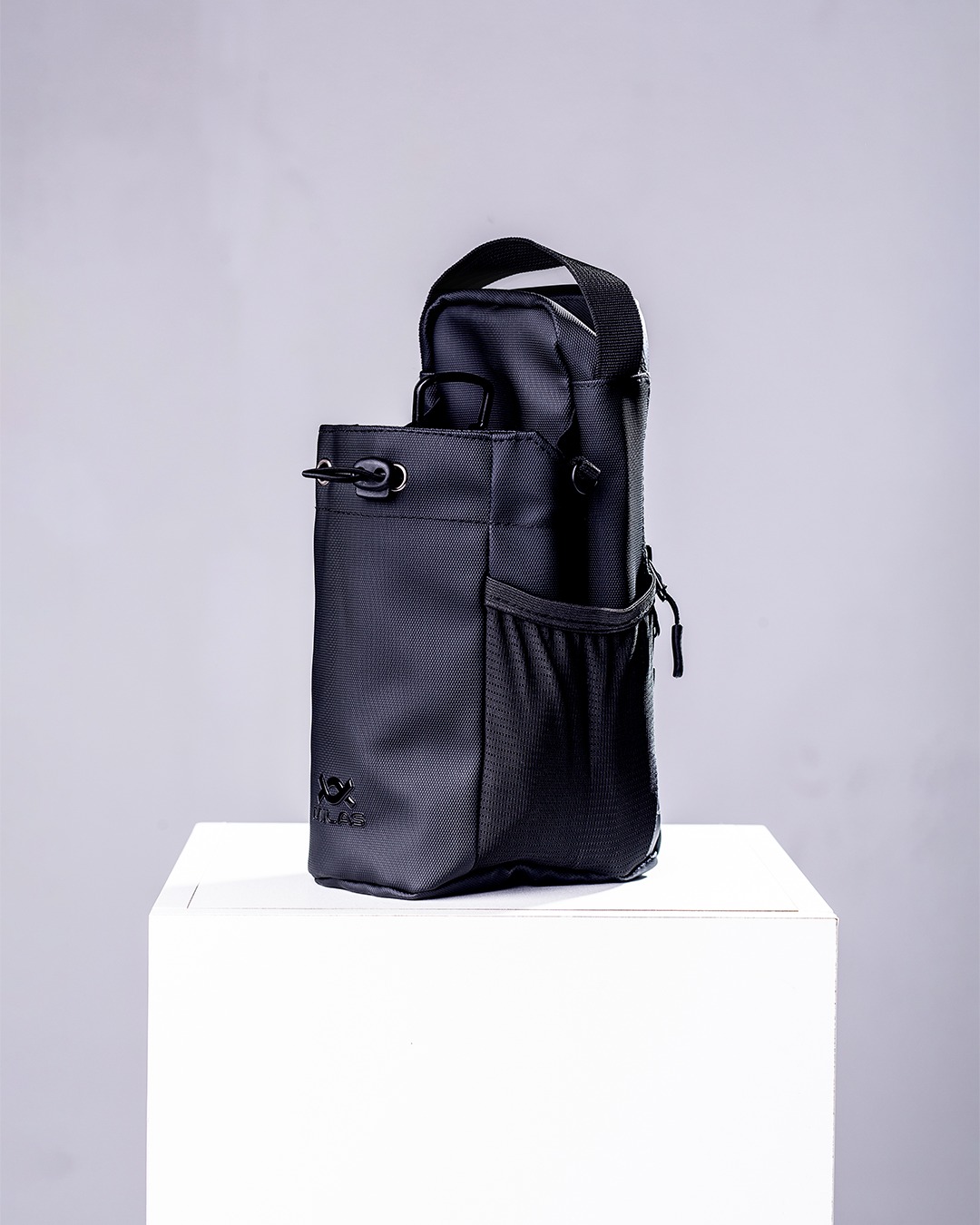 Bolsa Magnética Milas com pertences pendurados